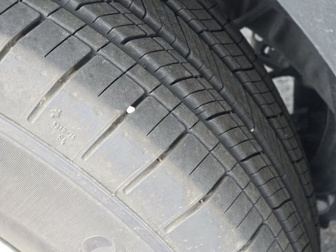 Certified 2025 Toyota Corolla Cross LE image 22