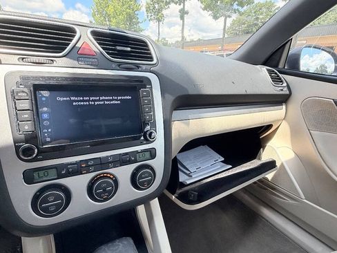 Used 2008 Volkswagen Eos Komfort FWD image 58