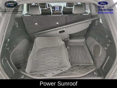 Used 2020 Jeep Grand Cherokee Laredo w/ Quick Order Package 2BN North AWD/4WD image 16