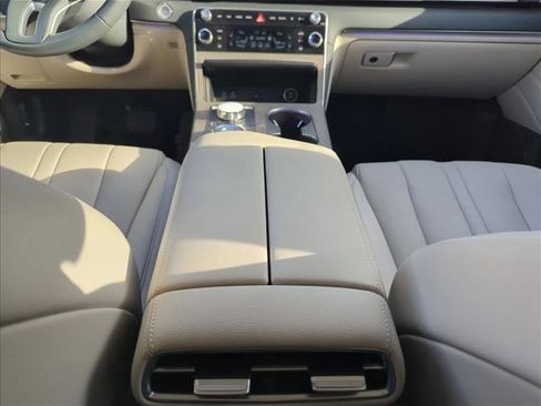 Used 2025 Genesis GV80 2.5T Advanced AWD/4WD image 16