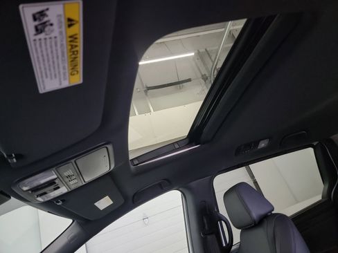 Certified 2023 Honda Odyssey Sport image 24