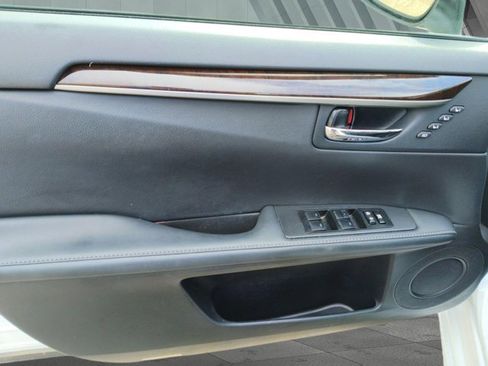 Used 2015 Lexus ES 350 w/ Luxury Package FWD image 8
