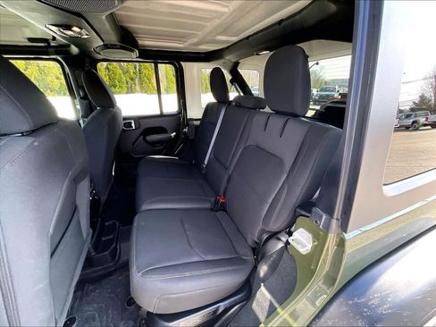 Used 2023 Jeep Wrangler Unlimited w/ Cold Weather Group image 15