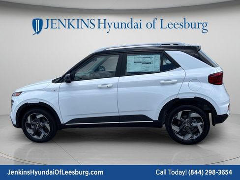 New 2026 Hyundai Venue SEL FWD image 8