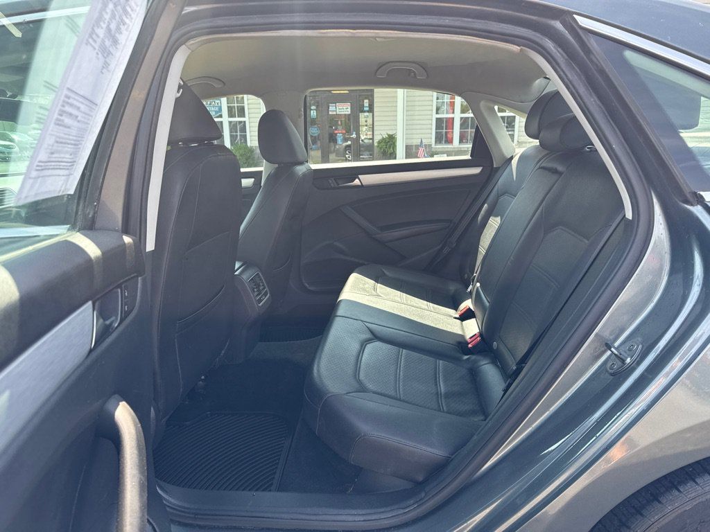 Used 2013 Volkswagen Passat 2.5 SE FWD image 11