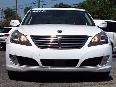 Used 2014 Hyundai Equus Signature RWD image 2