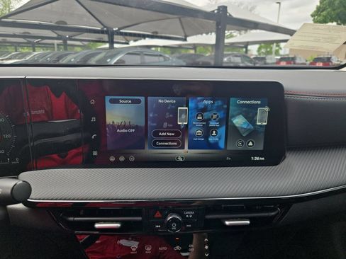 New 2026 Nissan Kicks SR FWD image 18