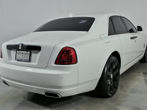 Used 2016 Rolls-Royce Ghost RWD image 12