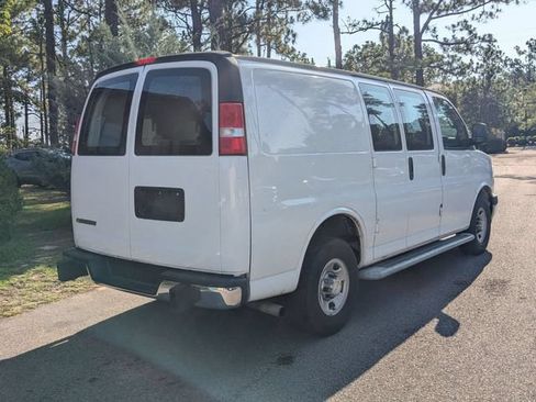Used 2020 Chevrolet Express 2500 w/ Driver Convenience Package RWD image 3