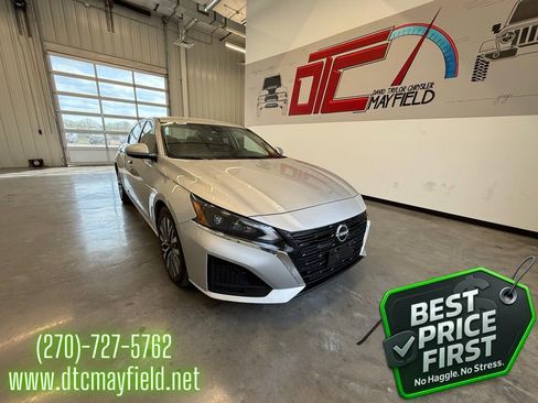 Used 2023 Nissan Altima 2.5 SV image 1