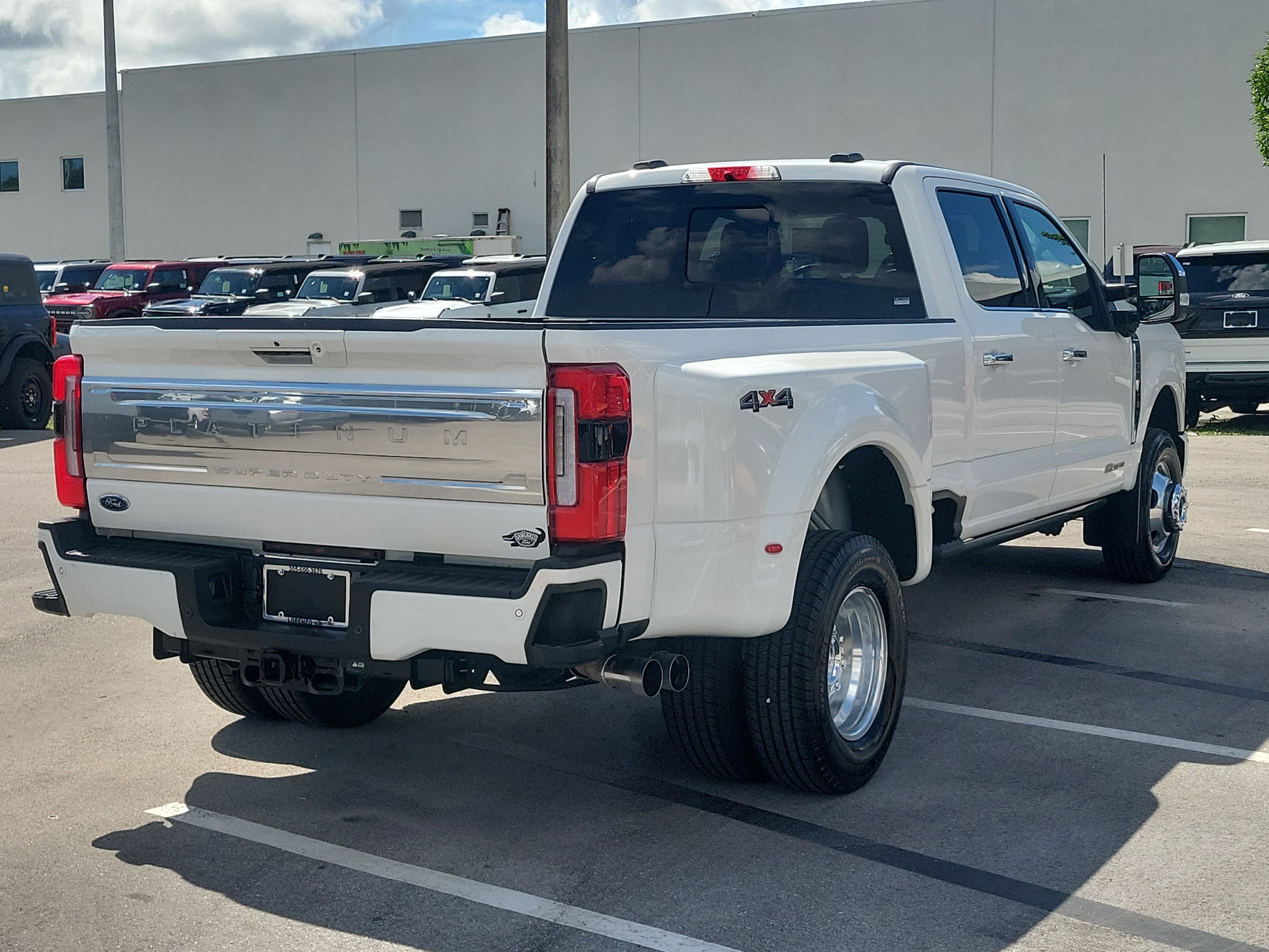 Used 2024 Ford F350 Platinum AWD/4WD image 5