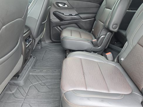 Used 2022 Chevrolet Traverse High Country w/ LPO, Floor Liner Package AWD/4WD image 10