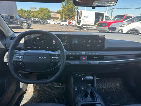 Used 2025 Kia K4 EX FWD image 15