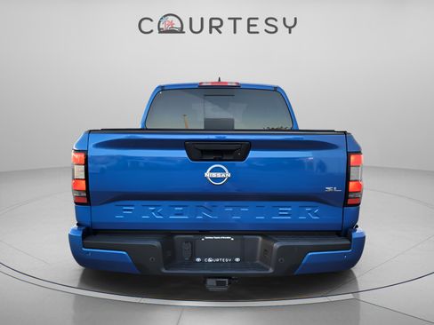 Used 2024 Nissan Frontier SL w/ Technology Package image 4