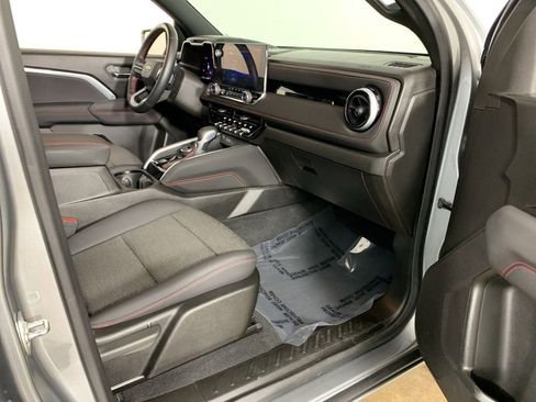 Used 2024 Chevrolet Colorado Z71 w/ Z71 Convenience Package 2 image 37