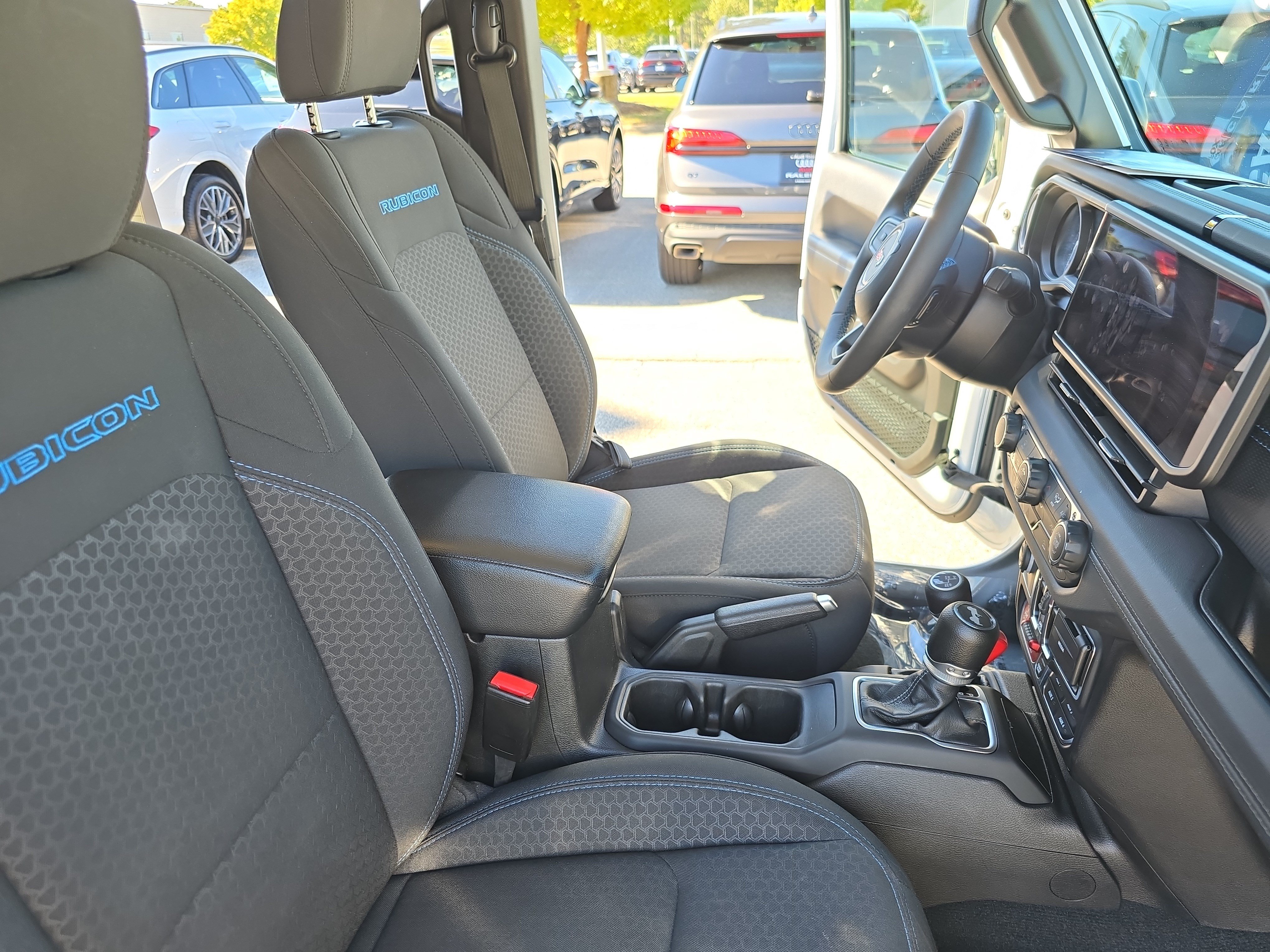 Used 2024 Jeep Wrangler Unlimited Rubicon 4xe AWD/4WD image 10