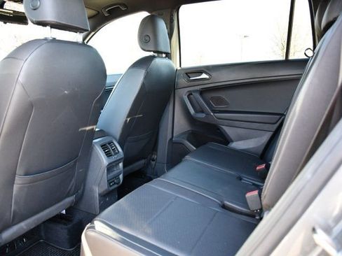 Used 2020 Volkswagen Tiguan SE R-Line image 16