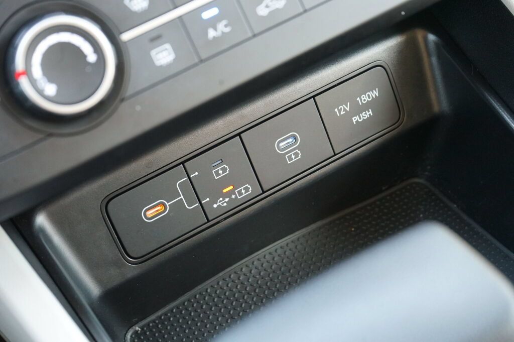 Used 2025 Hyundai Tucson SE FWD image 24