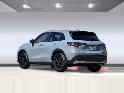 Used 2023 Honda HR-V Sport image 3