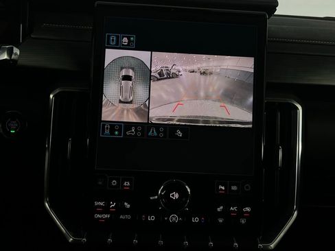 Used 2025 GMC Acadia Elevation w/ Elevation Premium Package image 20