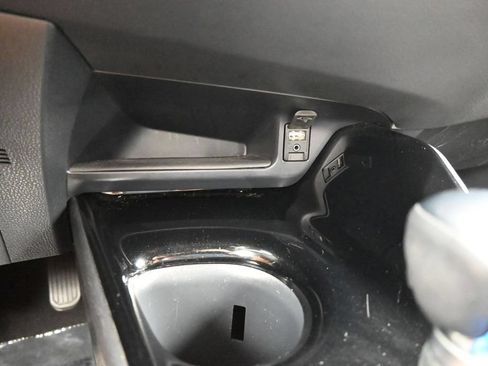 Used 2019 Toyota C-HR XLE FWD image 25