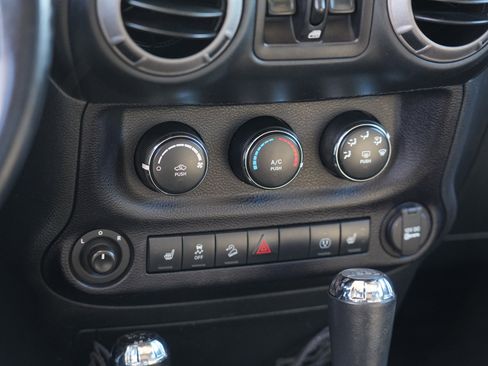 Used 2016 Jeep Wrangler Unlimited Sport AWD/4WD image 22