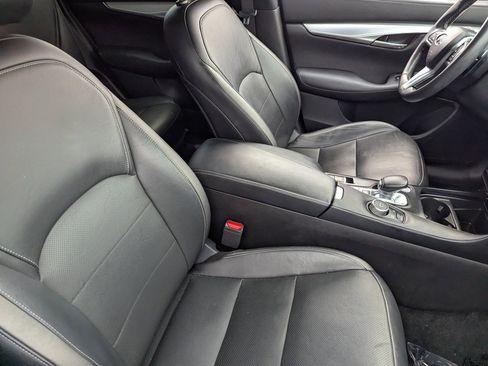 Certified 2019 INFINITI QX50 Essential w/ Premium Heat Package image 11