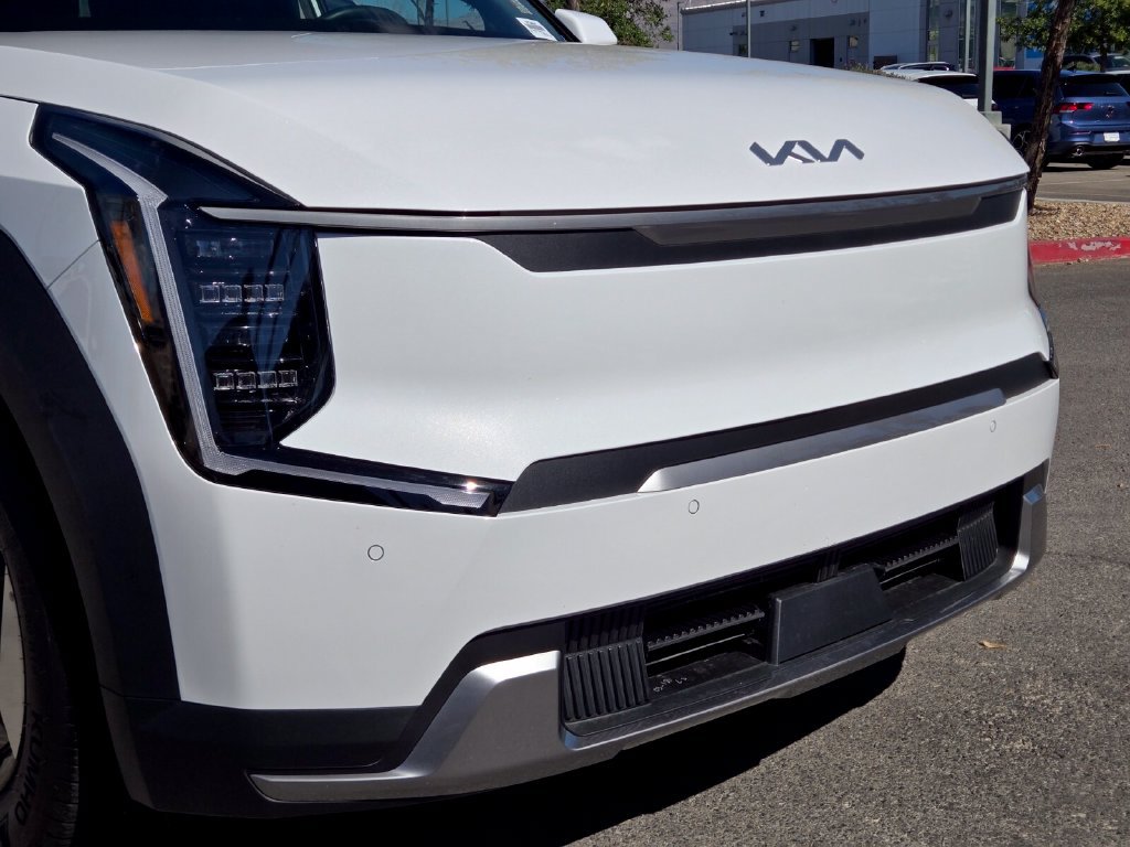 Used 2026 Kia EV9 Light RWD image 9