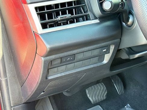 Used 2024 Mitsubishi Outlander SE Black Edition image 10