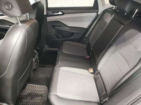 Used 2022 Volkswagen Taos SE image 27