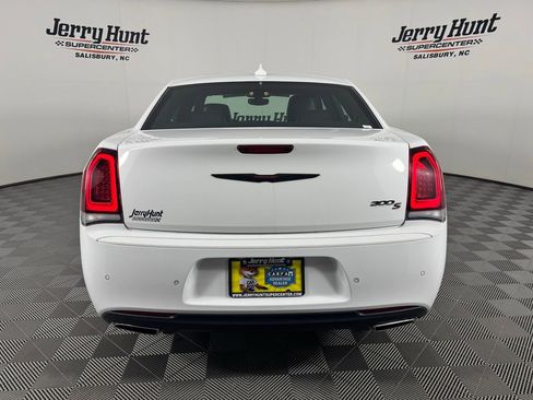 Used 2023 Chrysler 300 S RWD image 8