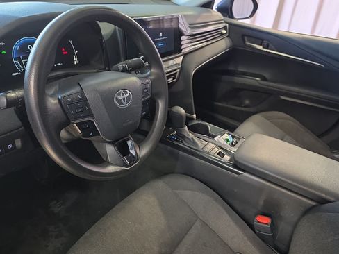 Used 2025 Toyota Camry LE FWD image 14