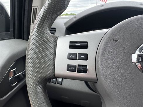 Used 2017 Nissan Frontier SV AWD/4WD image 15