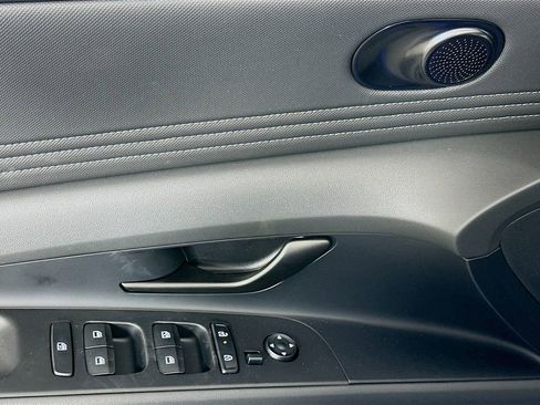 New 2026 Hyundai Elantra SEL Sport image 18