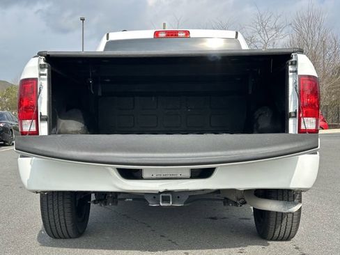 Used 2018 RAM 1500 Express image 31