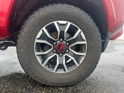 Used 2022 Toyota Tacoma TRD Sport AWD/4WD image 9
