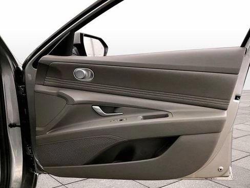 Used 2023 Hyundai Elantra SEL w/ Convenience Package FWD image 23