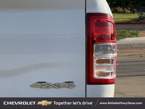 Used 2024 RAM 2500 Tradesman w/ Chrome Appearance Group image 8