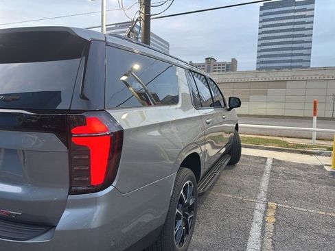 Used 2026 Chevrolet Suburban RST w/ Comfort Package image 2