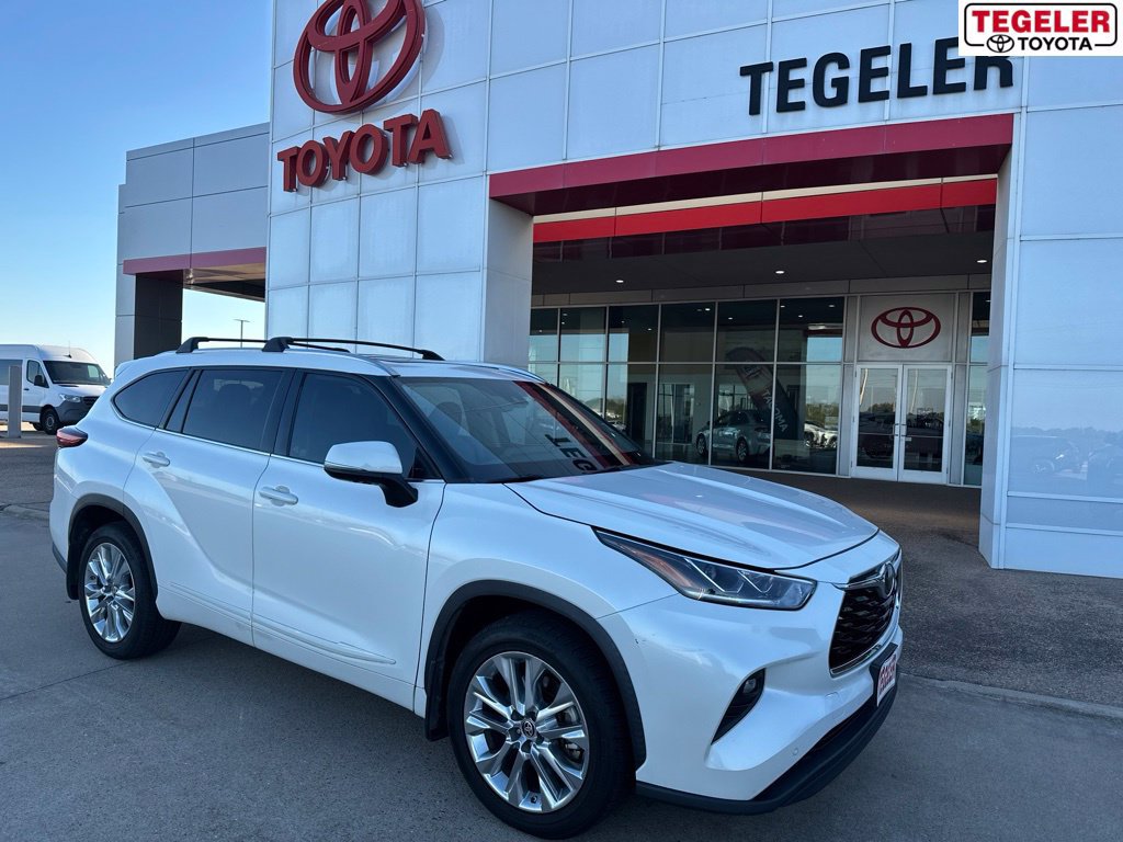 Used 2020 Toyota Highlander Limited FWD image 1