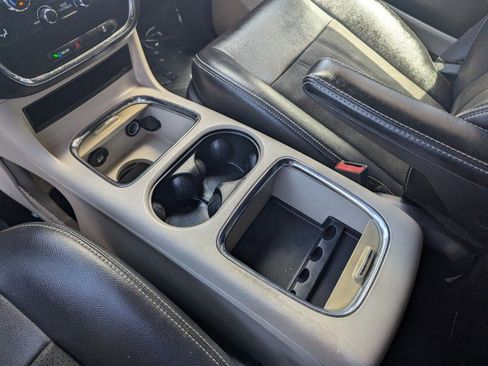 Used 2019 Dodge Grand Caravan SXT FWD image 21