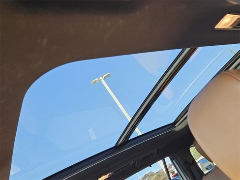 Used 2021 Toyota Highlander Platinum image 21