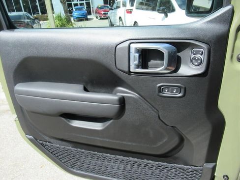 New 2026 Jeep Gladiator Sport image 19