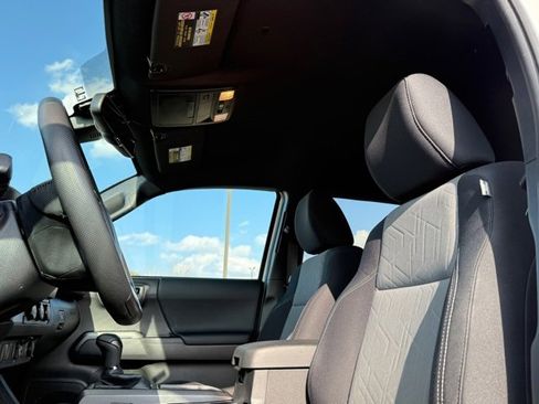 Used 2023 Toyota Tacoma TRD Sport image 24