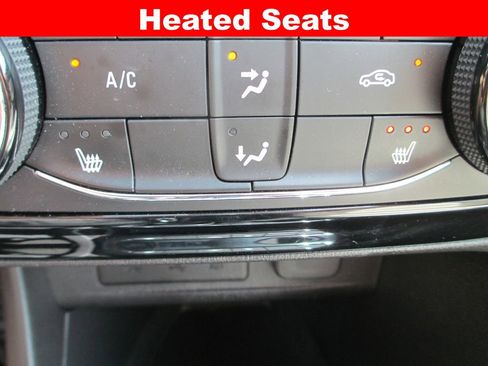 Certified 2020 Buick Encore GX Preferred w/ Cold Weather Comfort Package FWD image 16