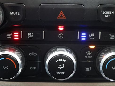Used 2021 RAM 1500 Laramie RWD image 27