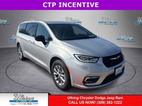 New 2026 Chrysler Pacifica Select image 1