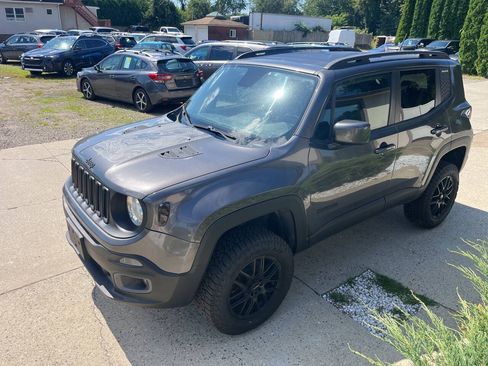 Used 2016 Jeep Renegade Latitude AWD/4WD image 6