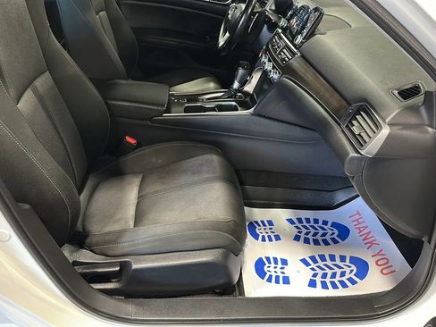 Used 2020 Honda Accord EX image 16