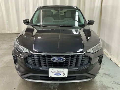 Used 2023 Ford Escape Active w/ Tech Pack #2 AWD/4WD image 9